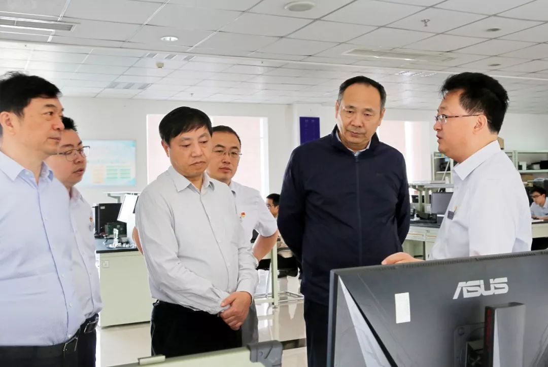 推进自主创新体系建设 积极向科技创新型企业转型——龚艳德调研四川3家企业