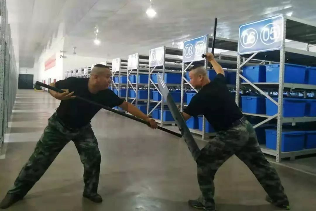 百般呵护 千件装备 万无一失【强军首责·阅兵保障③】