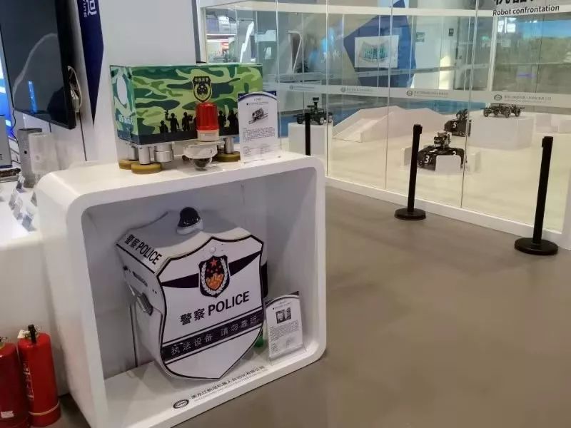 实力跨界,瞧瞧他们的机器人家族